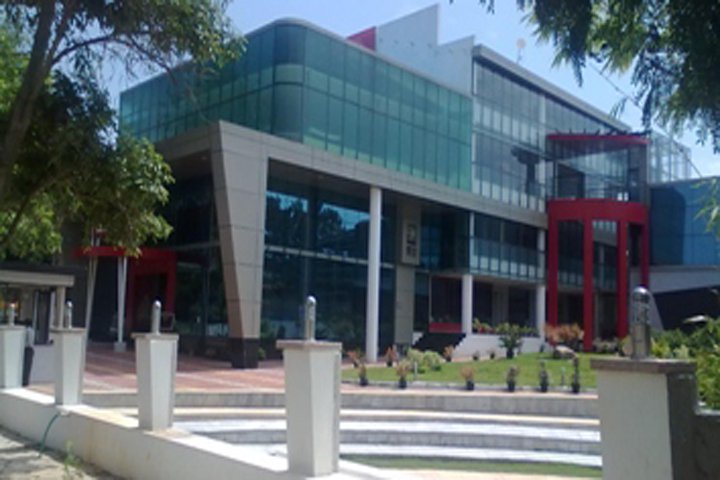 https://cache.careers360.mobi/media/colleges/social-media/media-gallery/5693/2018/11/13/College Building View of ISBR Business School Bangalore_Campus-View.PNG